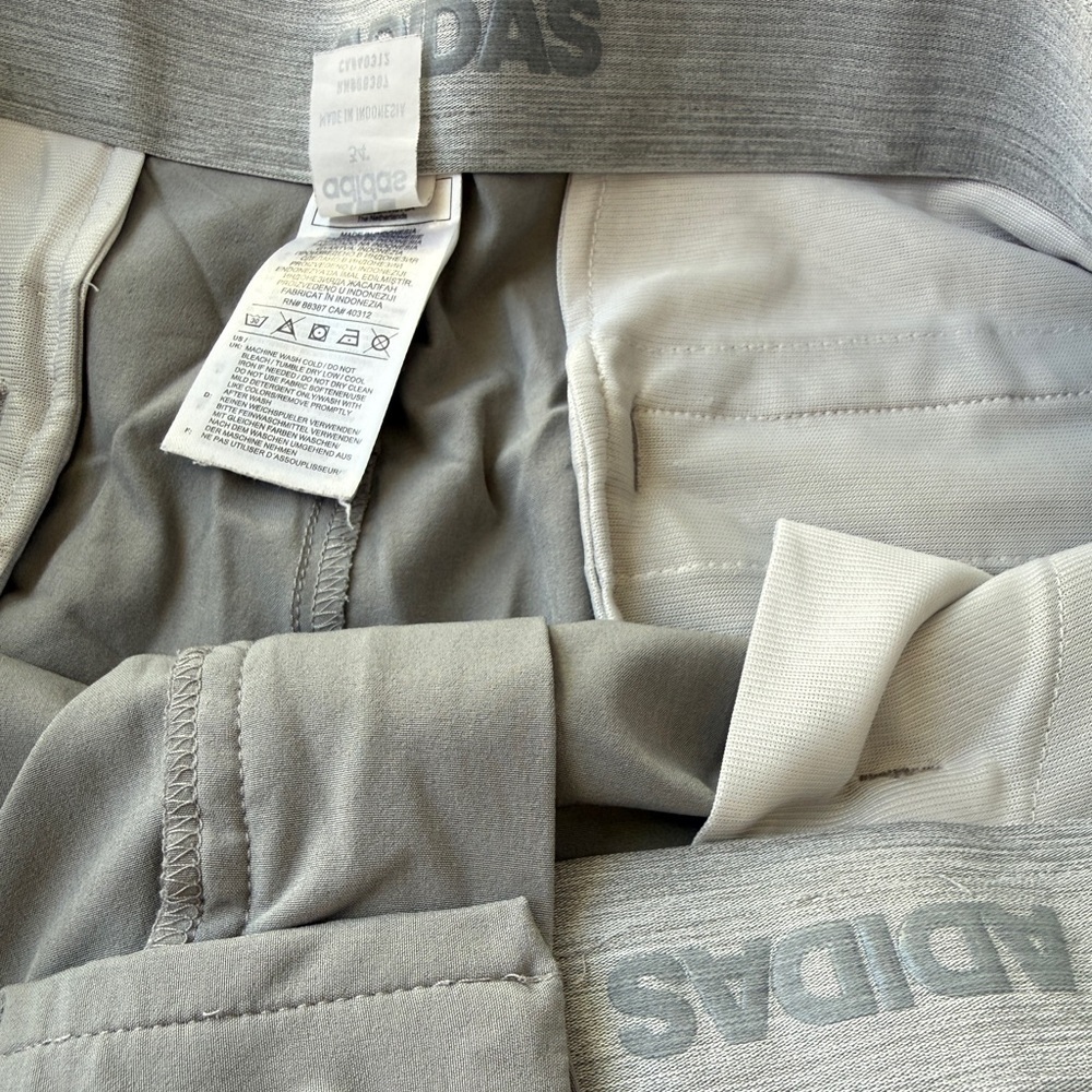 Adidas Men's Gray Golf Shorts Size 34 - Picture 3 of 6